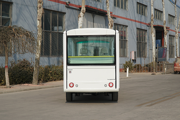 雨季節(jié)，雨水天氣又開始多起來了，萬一下雨天電動觀光車使用后進(jìn)水了，怎么辦呢? 電動觀光車是靠控制器啟動的，一旦控制器進(jìn)水或被雨水打濕，控制器就會無法使用，導(dǎo)致車輛啟動不了。所以我們平時需要注(圖4)
